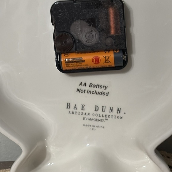 NIB Rae Dunn "CHILL" SNOWMAN CERAMIC WALL CLOCK - Picture 8 of 12